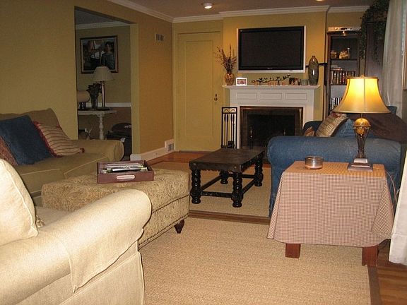 Living room w/fireplace