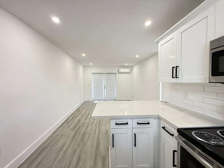 2770 SW 2nd St #C — Photo 4