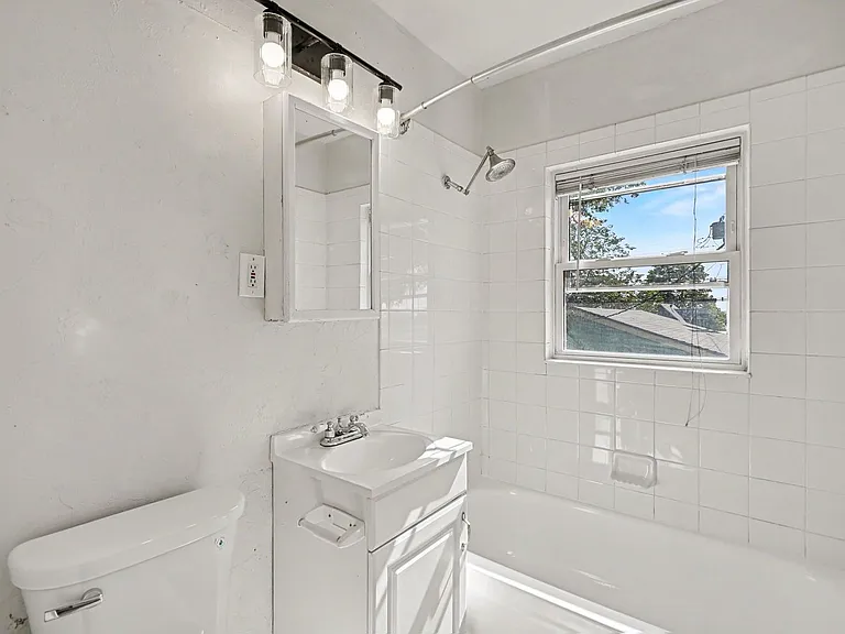 5050 Lincoln St — Photo 15