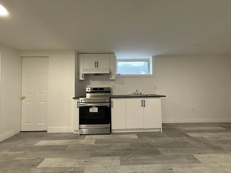 104 Gatineau St #LOWER — Photo 10