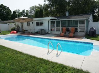 7 Woodside Cir, Mount Clemens, MI 48043