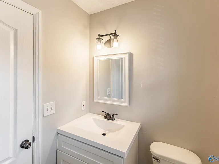 6975 Wall Triana Hwy — Photo 15