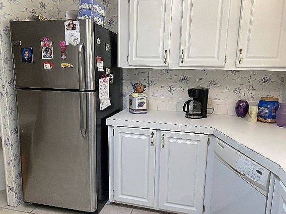 3rd image of 547 Bluff Dr #24