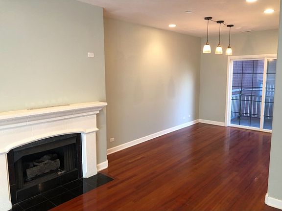 3rd image of 1032 W Monroe St