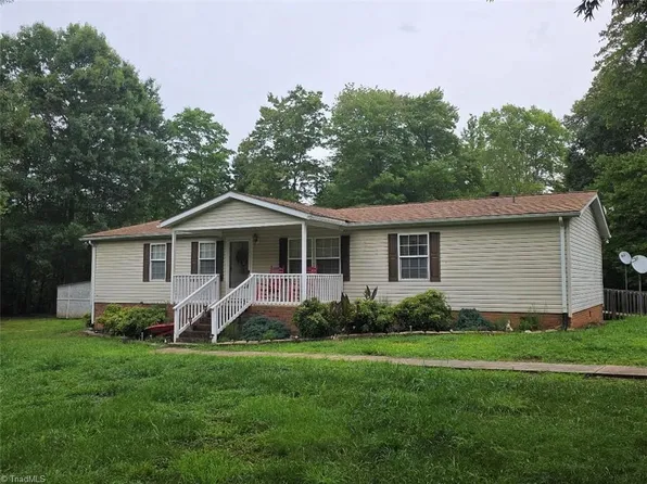 391 Oak Hill Farm Rd, Pelham, NC 27311