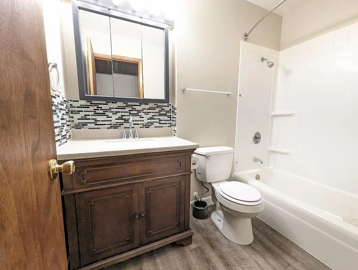 3 bed, 1000 sqft, $1,850 — Photo 4