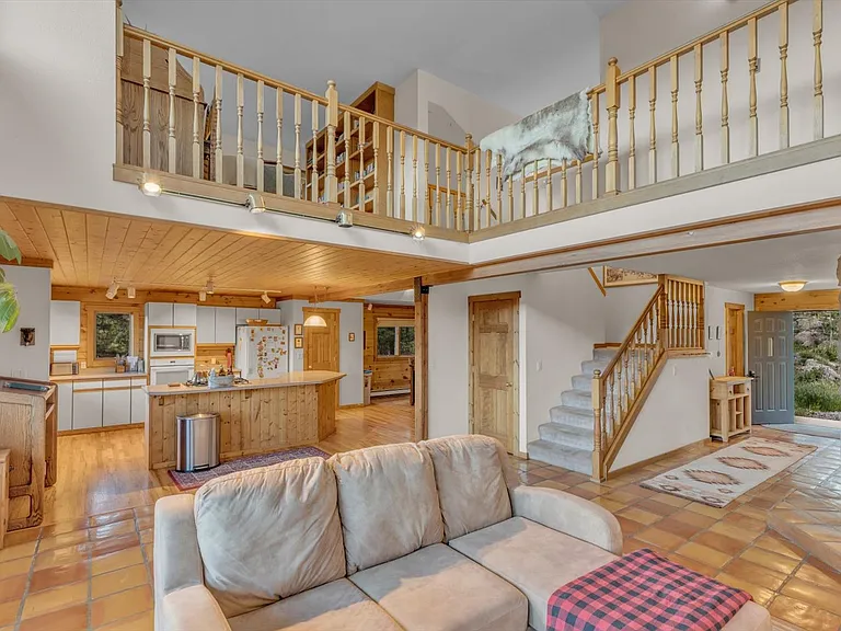 90 Shady Hollow Rd — Photo 7