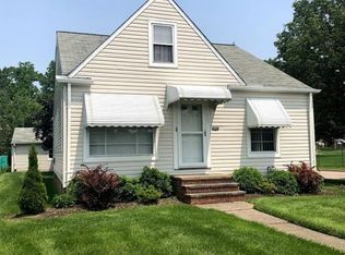 8202 Renwood Dr, Parma, OH