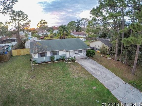 2nd image of 3128 Queen Palm Dr