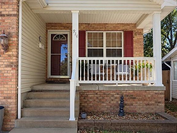 3rd image of 914 Valentine St