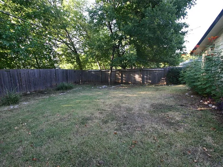6702 Isabelle Dr — Photo 16