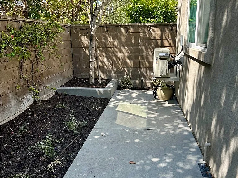 48 Juneberry — Photo 15