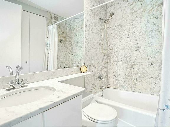 5th image of 300 E 85th St APT 303