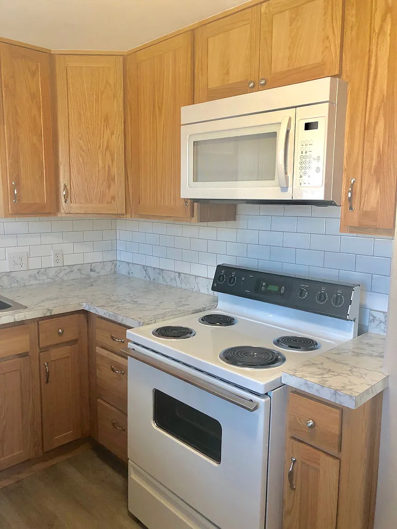 Cute 2 Bed 1 Bath Home in Knolls Vista! — Photo 4