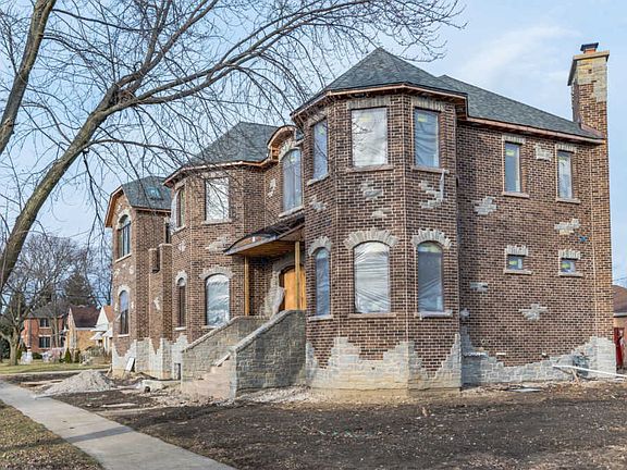 2nd image of 7402 N Oketo Ave