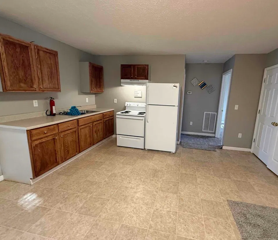 2 bed, 700 sqft, $900 — Photo 4