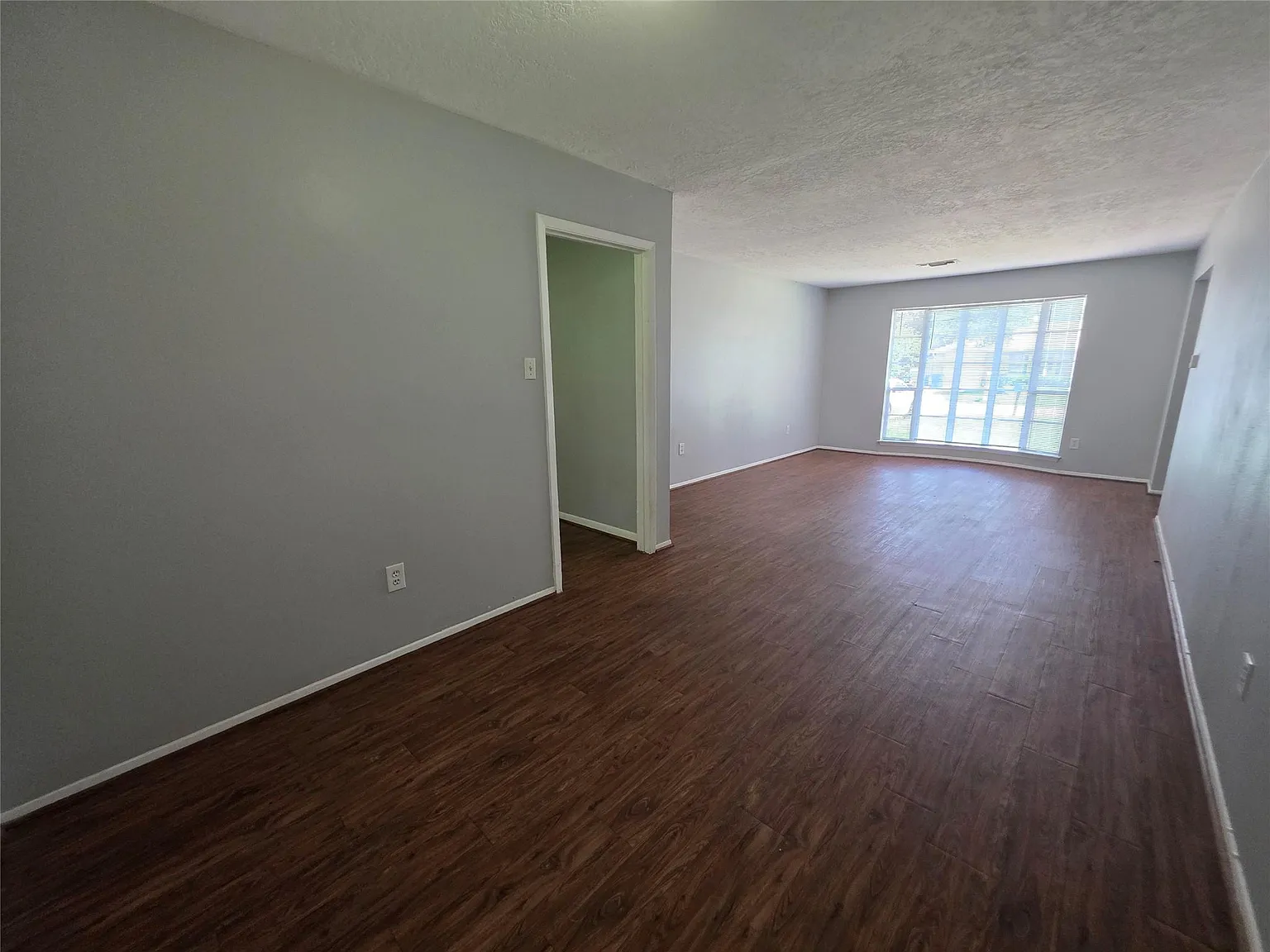 3 bed, 2.0 bath, 1116 sqft, $1,795 — Photo 2