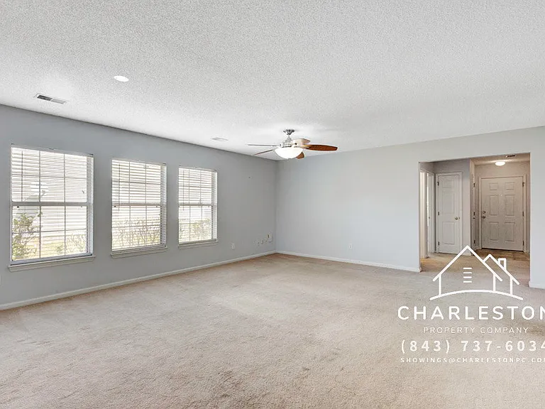 104 Wildberry Ln — Photo 4