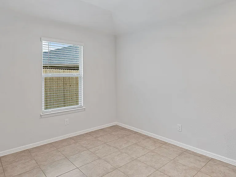 333 Beekeeper Dr — Photo 8