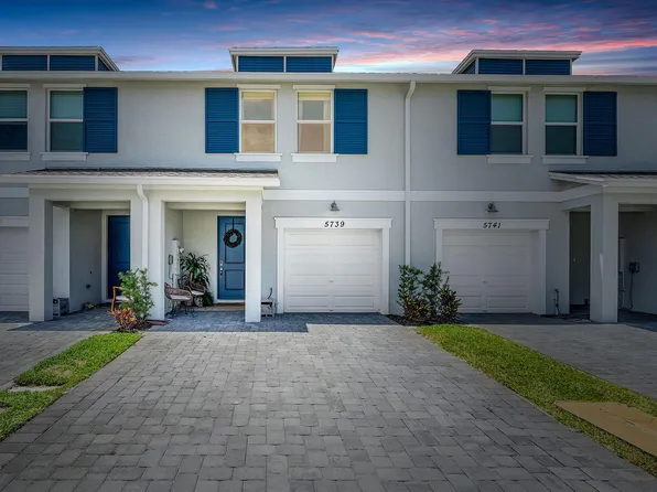5739 SE Edgewater Cir, Stuart, FL 34997
