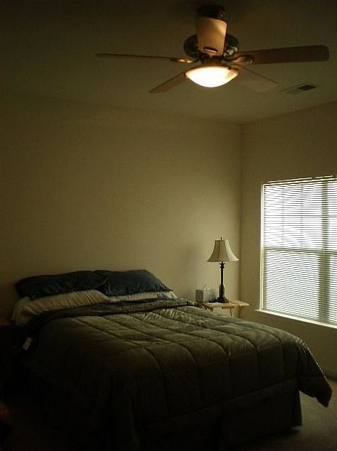 Master w/ 2 walk-in closets