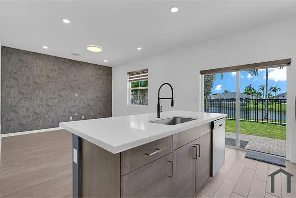 3 bed, 1628 sqft, $2,800 — Photo 3