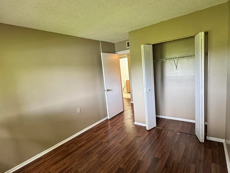 1167 N Benoist Farms Rd — Photo 7