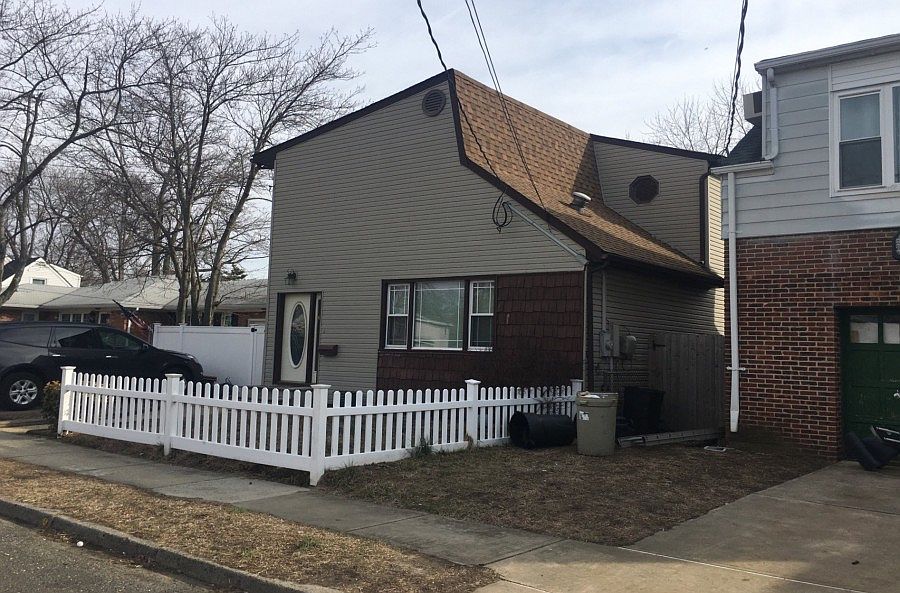 2nd image of 122 Beacon Blvd