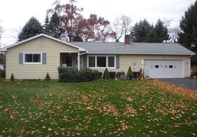 1st image of 26 Algonquin Dr