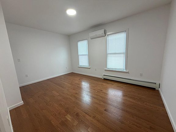 5th image of 49 Mercer St #1