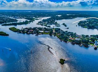 812 Bayshore Dr, Tarpon Springs, FL 34689