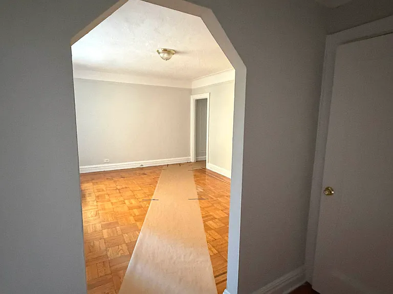 4879 Broadway #3A — Photo 3