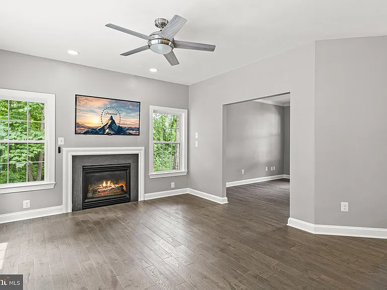 1525 Walters Ln — Photo 14