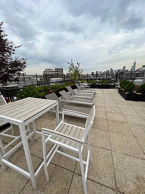 Rented by Compass | media 9