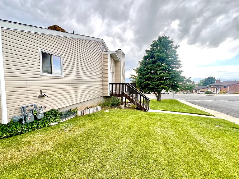 672 N 1060 W #NORTH 674 N — Photo 18