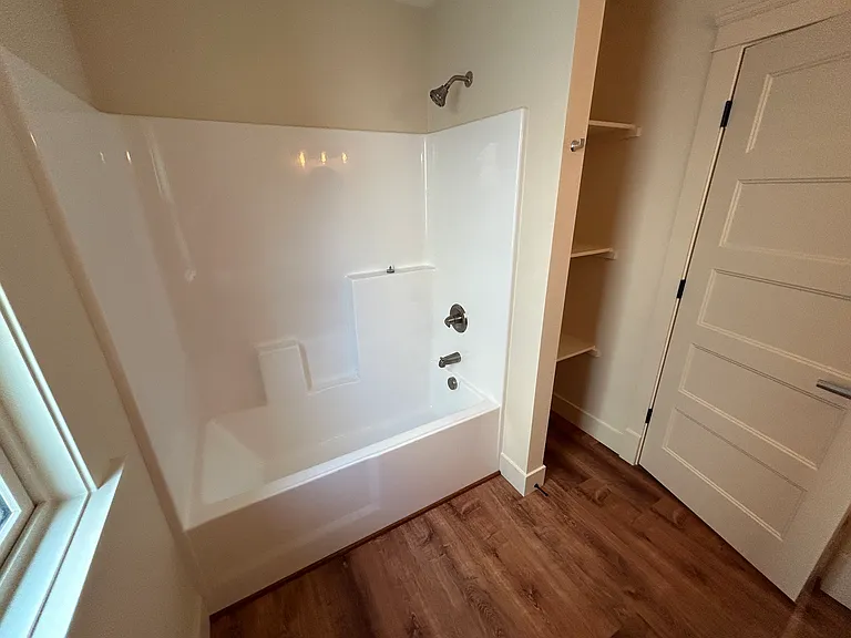 1598 Court St NE #1 — Photo 18
