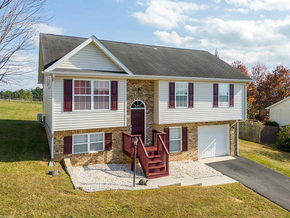 1st image of 1030 New Village Dr NW