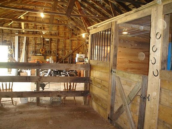 30x50 barn with 3 stalls