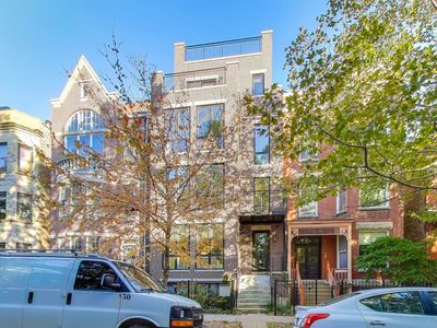 3533 N Fremont St #2, Chicago, IL, 60657