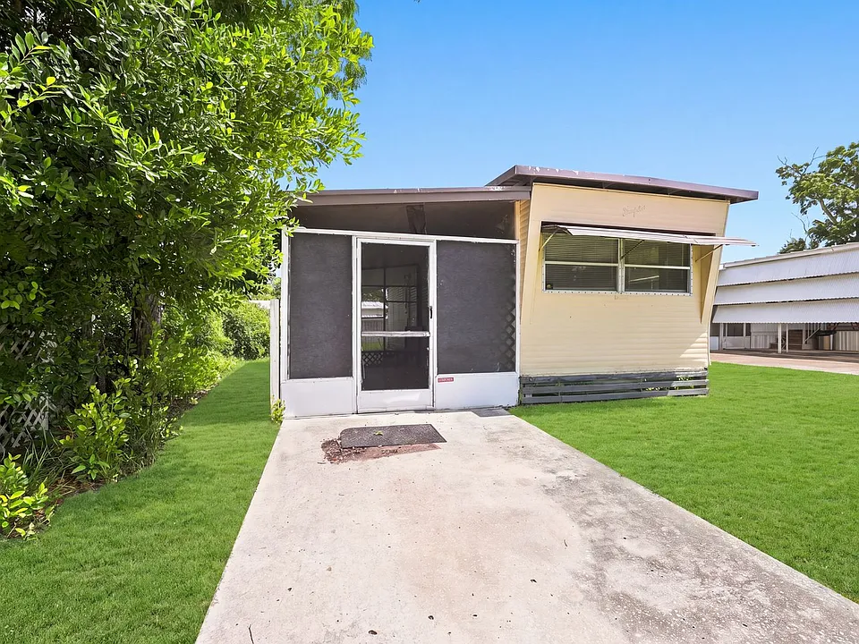 7115 Lofty Dr