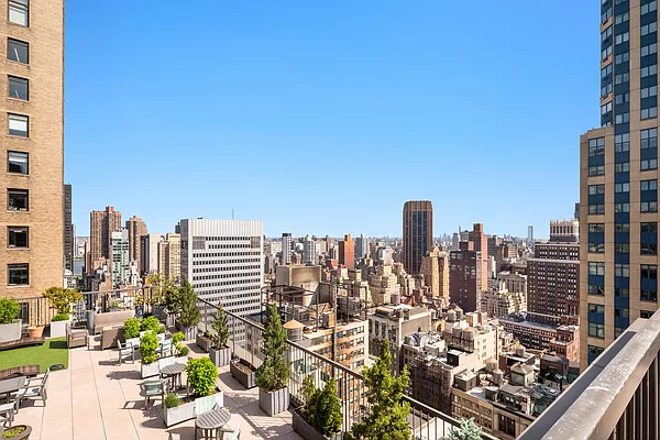 Rented by Douglas Elliman | media 31