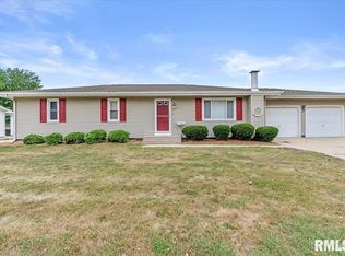 1209 7th St, Pawnee, IL 62558