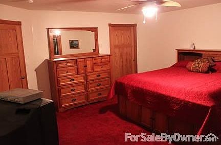 Roomy enough for King-sized bed
						:
						Walk-in closet and master bathroom (master bedroom suite negotiable).