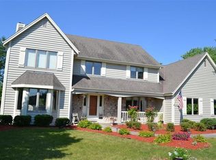 945 Jonquil Ct, Brookfield, WI 53045