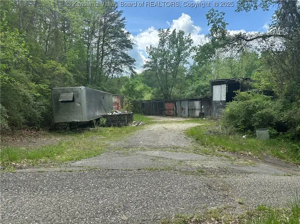 940 Jefferson Rd, South Charleston, WV 25309