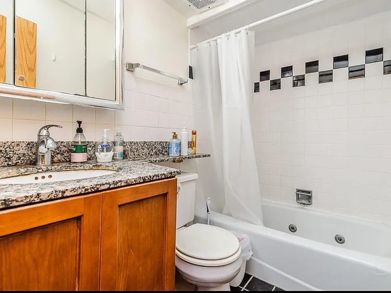 814 S Miller St #1S — Photo 4
