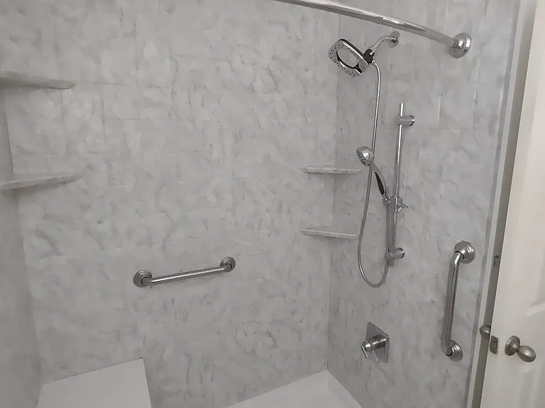 553 Sherwood Forest Dr — Photo 6