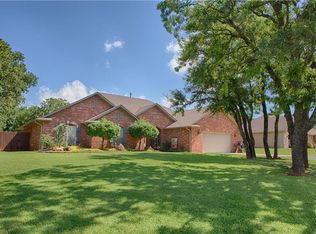 415 Persimmon Ridge Rd, Blanchard, OK 73010