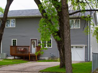 1406 10th Ave S, Grand Forks, ND 58201