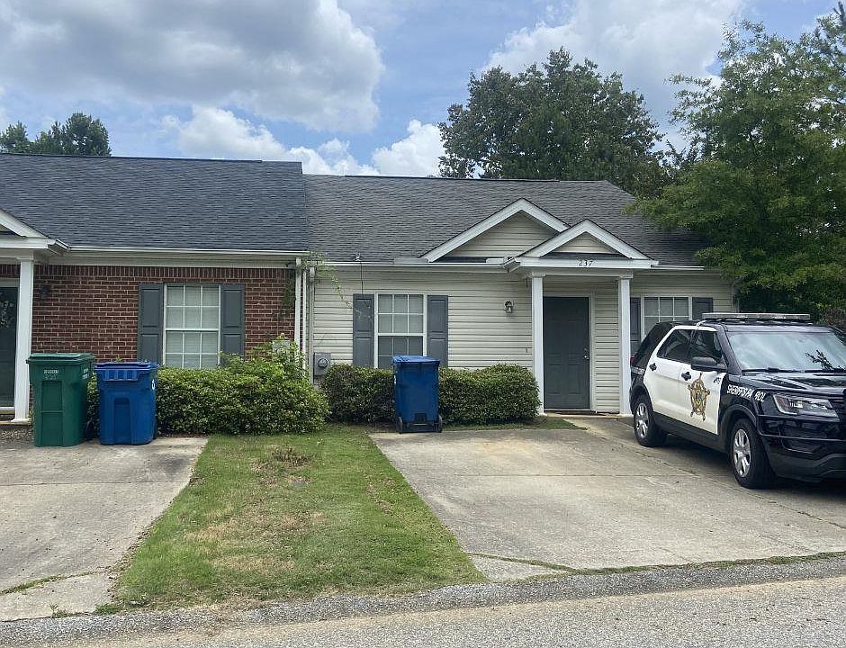 1st image of 237 Dry Branch Ct